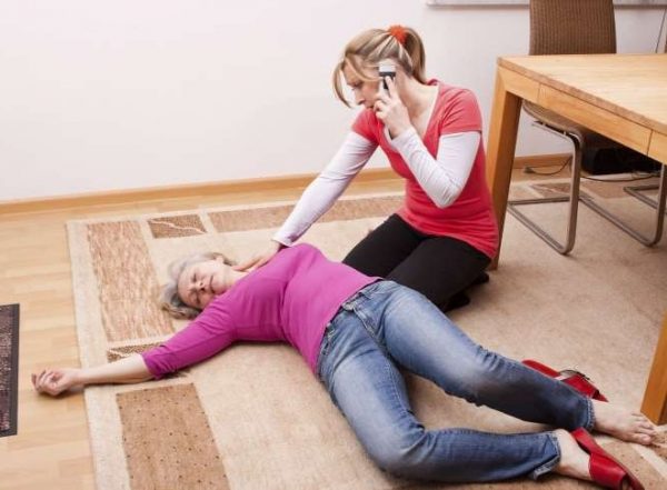 Đối với trường hợp đột quỵ nặng, cần xử trí ra sao?