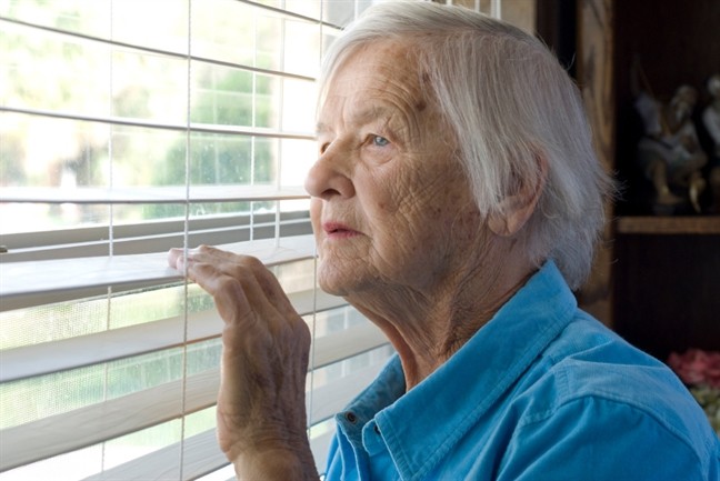 Bệnh nhân đột quỵ bán cầu não phải có thể thay đổi tâm trạng bất chợt lúc vui, lúc buồn, có khi lại cộc tính và không chấp nhận sự thật