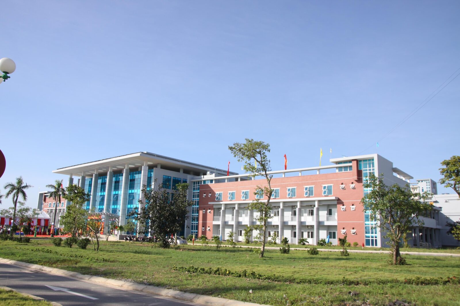Bệnh viện đa khoa tỉnh Quảng Trị nhận giải thưởng Bạch kim của Hội Đột quỵ Thế giới