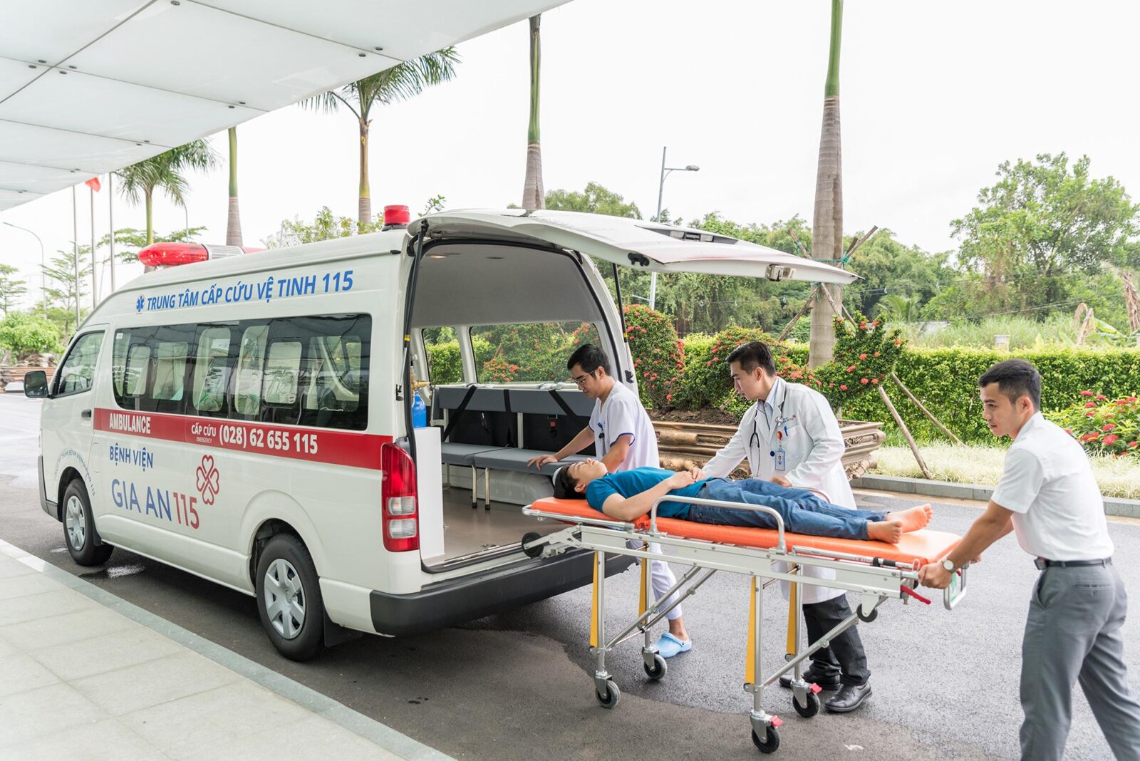 Nên đưa người bệnh đột quỵ đến bệnh viện bằng phương tiện gì?