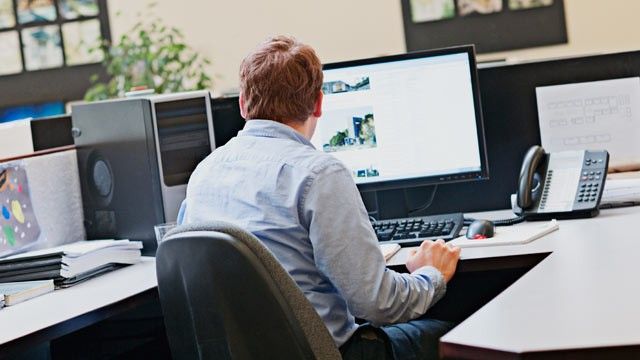 Làm việc máy tính nhiều, phòng đột quỵ bằng cách nào?