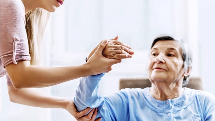 Mách bạn cách chăm sóc bệnh nhân đột quỵ tại nhà tốt nhất