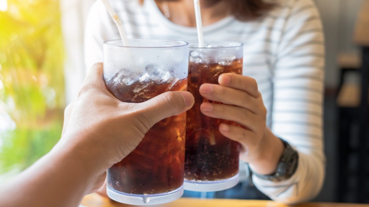 Điều gì sẽ xảy ra với não khi bạn uống soda?