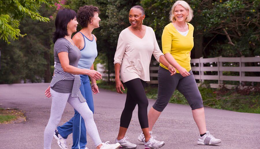 Đi dạo có thể giúp giảm nguy cơ đột quỵ nặng