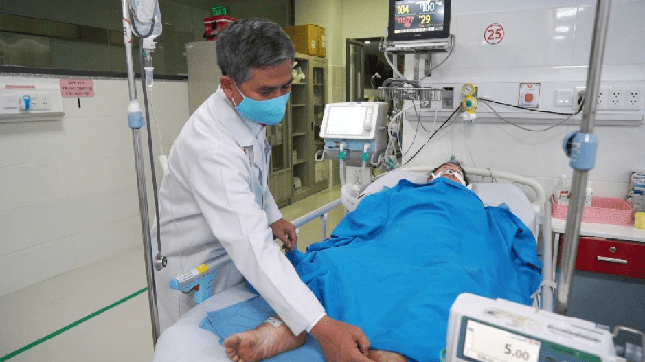 Mải miết ngồi phòng mạch, bác sĩ không hay biết đột quỵ đến với mình