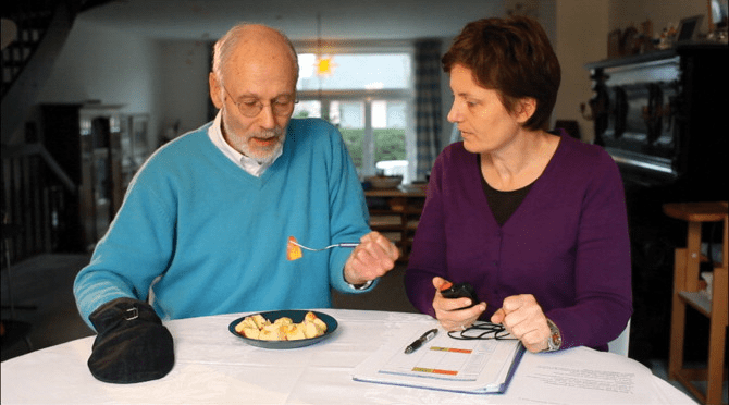 Các bài tập cánh tay và bàn tay để phục hồi chức năng sau đột quỵ