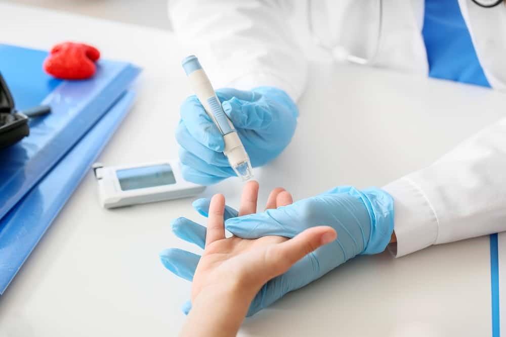 Tỷ lệ rối loạn đường huyết cao ở bệnh nhân nhồi máu cơ tim cấp không có tiền sử tiểu đường