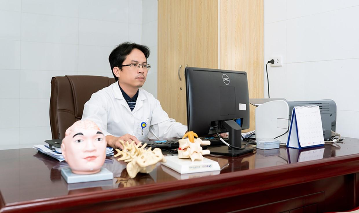 ThS.BS Phạm Quang Phúc chuyên về mạch máu não khám ở đâu?