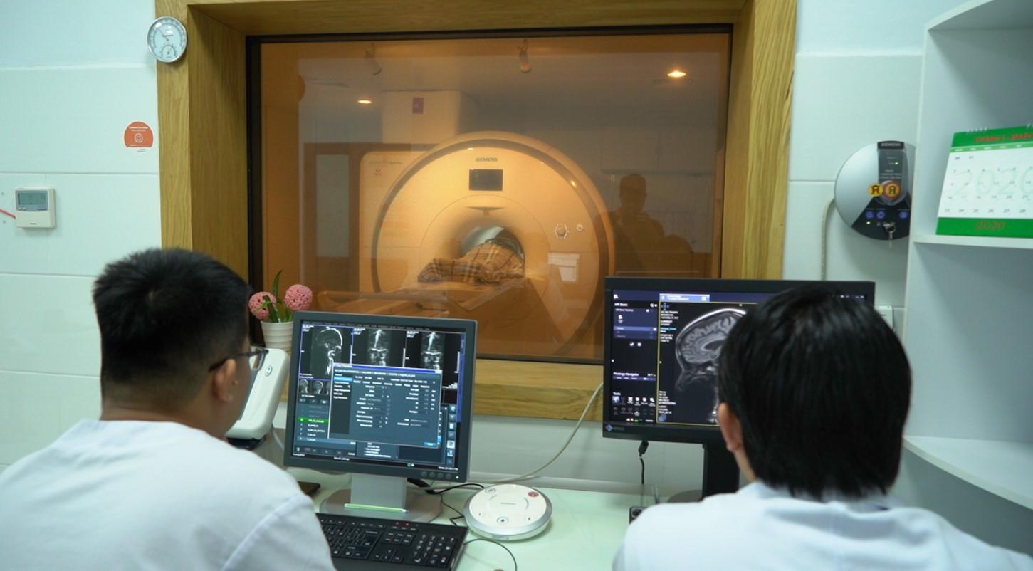 Có thể khảo sát mạch máu não ở đâu?