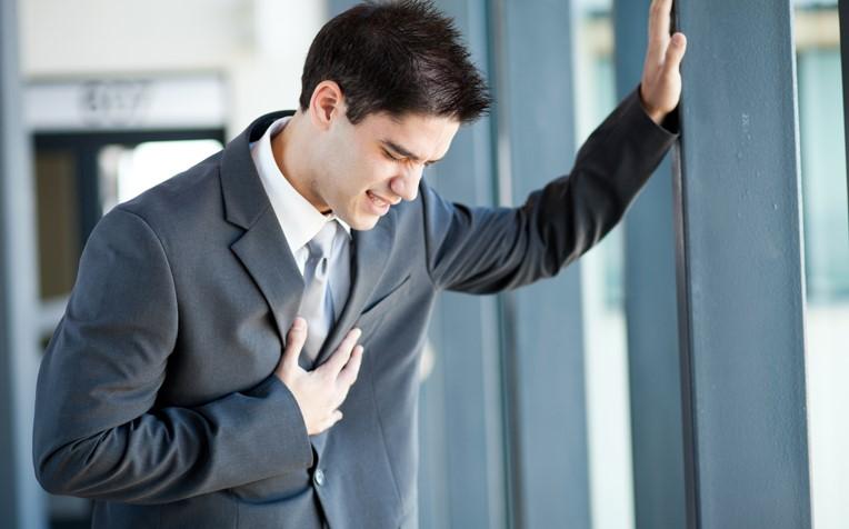 Người bệnh rung nhĩ cần làm gì để giảm nguy cơ đau tim hoặc đột quỵ?