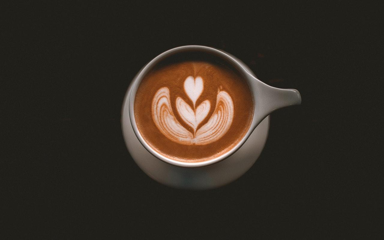 Người bệnh mỡ máu uống được cafe không?