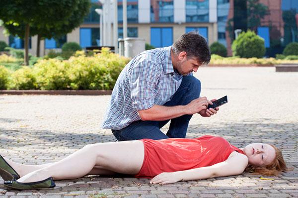 Lưu ý gì khi di chuyển bệnh nhân đột quỵ đi cấp cứu?