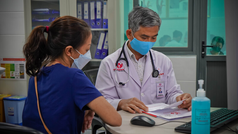 Chị gái thoát cửa tử đột quỵ, 10 năm sau em gái phát hiện túi phình mạch máu não dọa vỡ