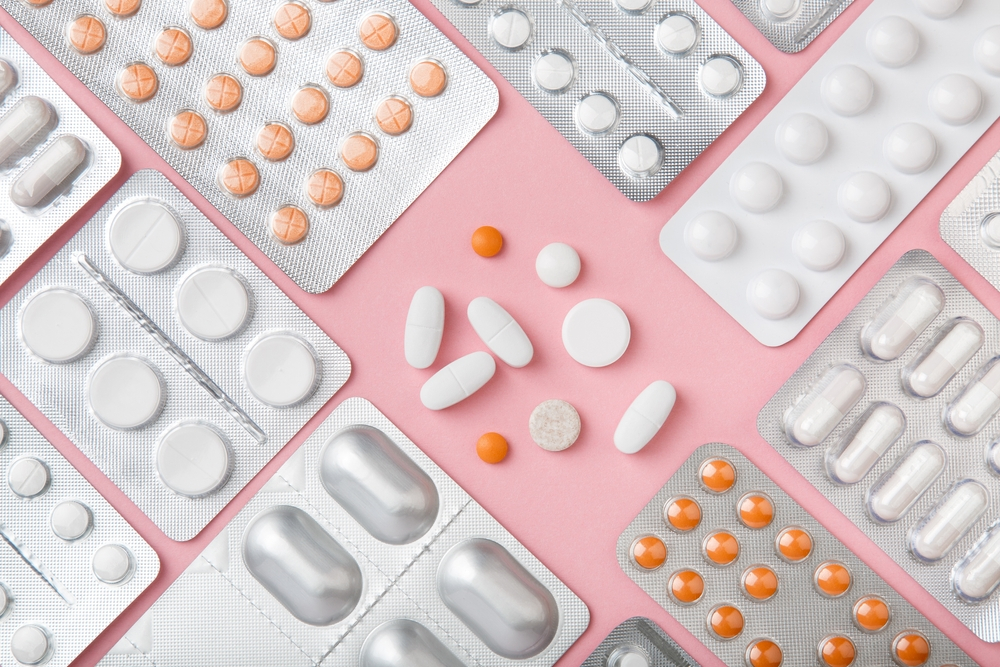 Dùng thuốc để giảm cholesterol được không BS?