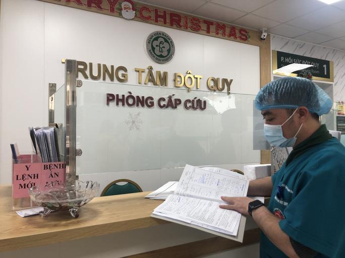 Trung tâm đột quỵ, Bệnh viện Bạch Mai (Hà Nội) là nơi chuyên tiếp nhận, thăm khám, chẩn đoán và xử trí cấp cứu đột quỵ.