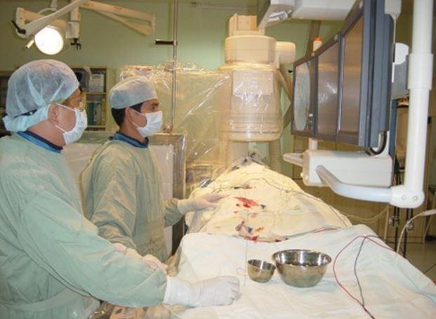 Can thiệp nội mạch cứu bé gái động kinh nhiều năm, nam thanh niên vỡ xoang bướm do tai nạn giao thông