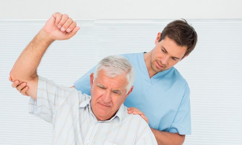 Vật lý trị liệu giúp người bệnh sau đột quỵ phục hồi chức năng cơ thể để tham gia vào các hoạt động sống dễ dàng hơn.