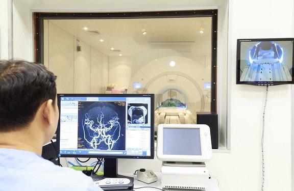 CT, MRI hay DSA sẽ giúp tiết kiệm thời gian vàng nhất?