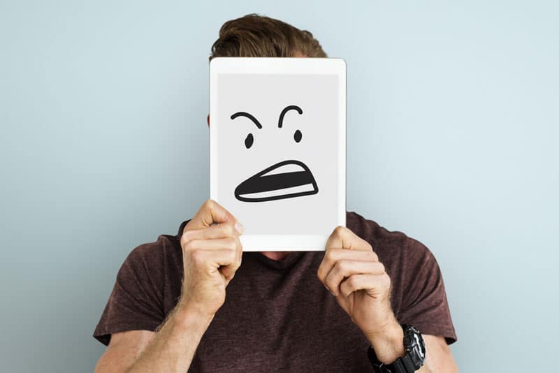 Tức giận là điều tất yếu sẽ xảy ra sau đột quỵ vì những gì bạn gặp phải quá sức tưởng tượng với bản thân.