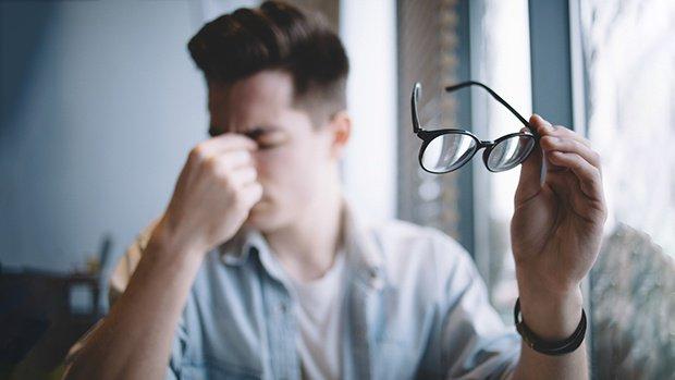 Có vấn đề về thị lực là một trong những dấu hiệu của đột quỵ đồi thị