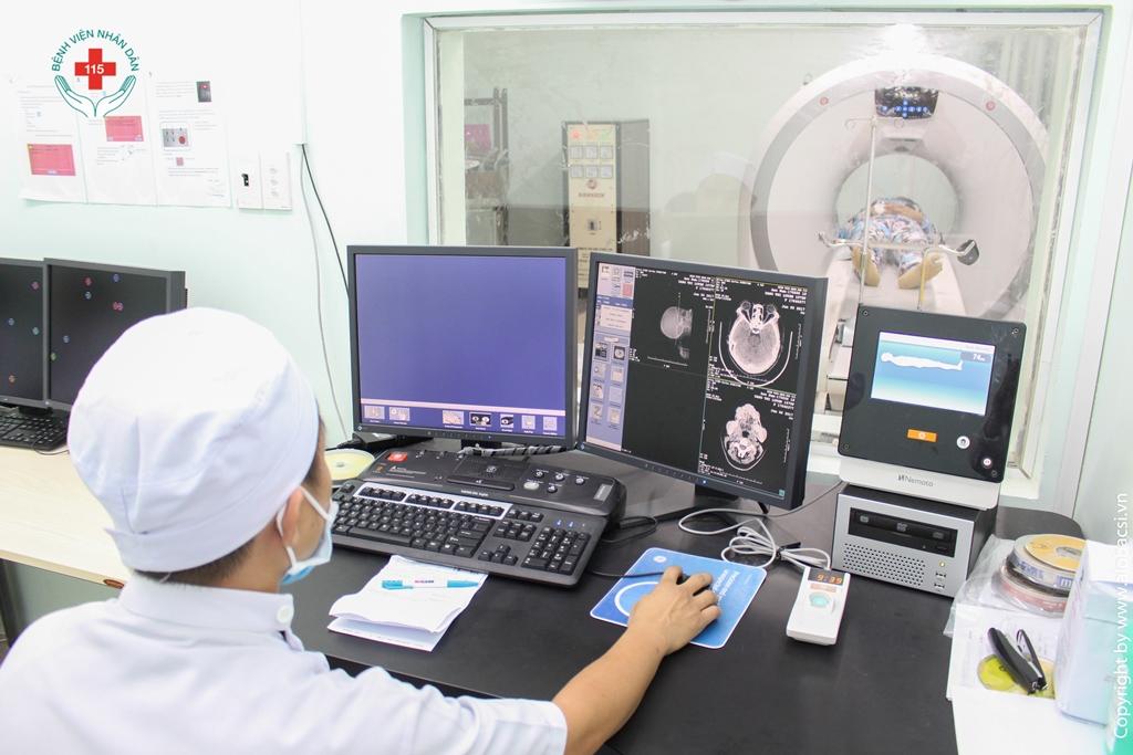 Đơn vị Đột quỵ bệnh viện Nhân dân 115 là đơn vị đầu tiên của châu Á được Hội đột quỵ châu Âu trao chứng nhận đạt chuẩn chất lượng điều trị vàng cho bệnh nhân đột quỵ.