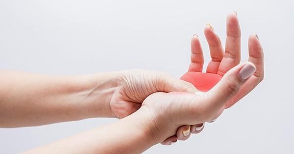 Không chỉ tê yếu, bạn còn có khả năng sưng đau cánh tay sau đột quỵ