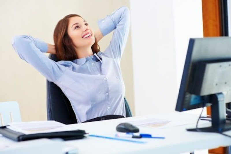 Hãy nghỉ ngơi thư giãn mỗi 10 phút khi làm việc trí óc liên tục 2 tiếng để đầu óc không bị quá căng thẳng.