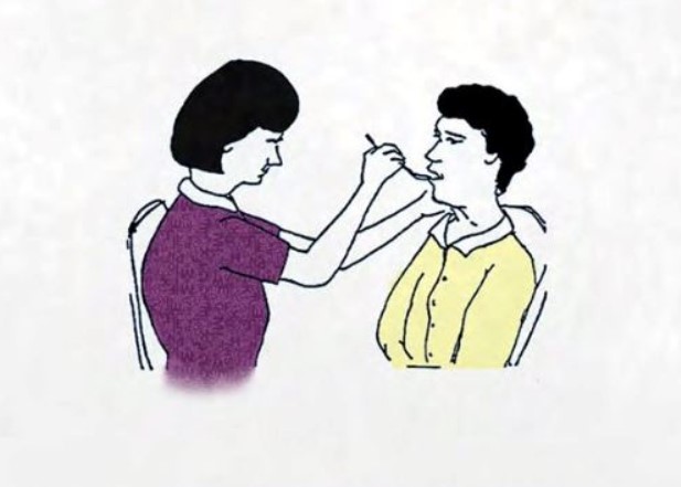 Bệnh nhân bị rối loạn nuốt sau đột quỵ cần lưu ý gì khi ăn?