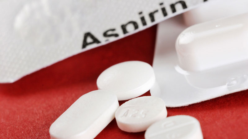 Aspirin thường được nuốt nhưng cũng có thể được tiêm và sử dụng dưới dạng thuốc đạn.