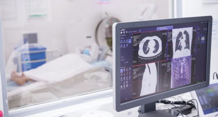 Chụp CT và MRI có lợi ích và nguy hiểm gì?