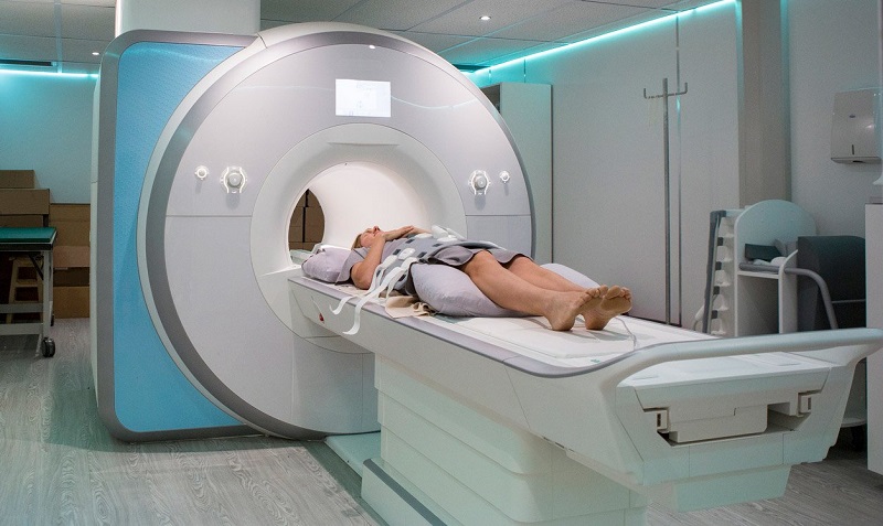 Chụp MRI gây ồn nhưng vô hại.