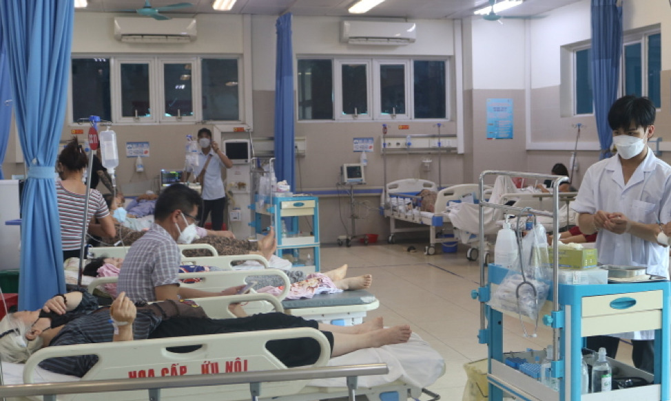 Nắng nóng đỉnh điểm, số ca xuất huyết não tăng chóng mặt