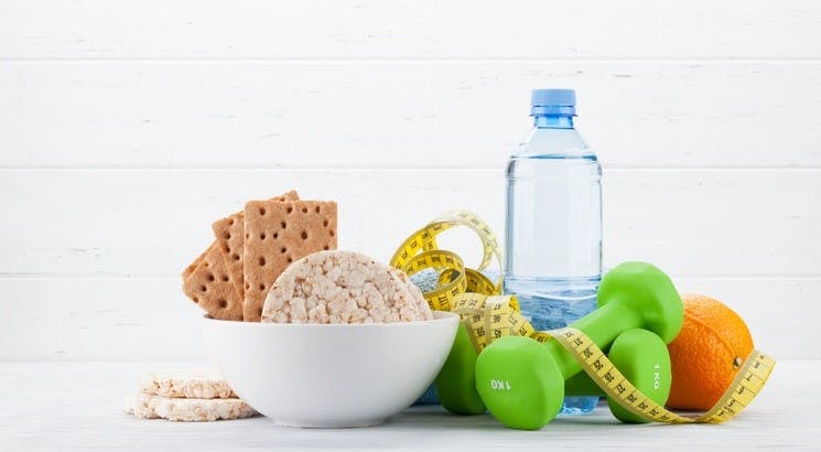 Nên có chế độ ăn lành mạnh bên cạnh việc tập thể dục để giúp phòng ngừa đột quỵ hiệu quả.