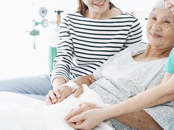 Các chuyên gia khuyến cáo, bệnh nhân sau đột quỵ não cần phải tập phục hồi chức năng ngay khi ổn định.