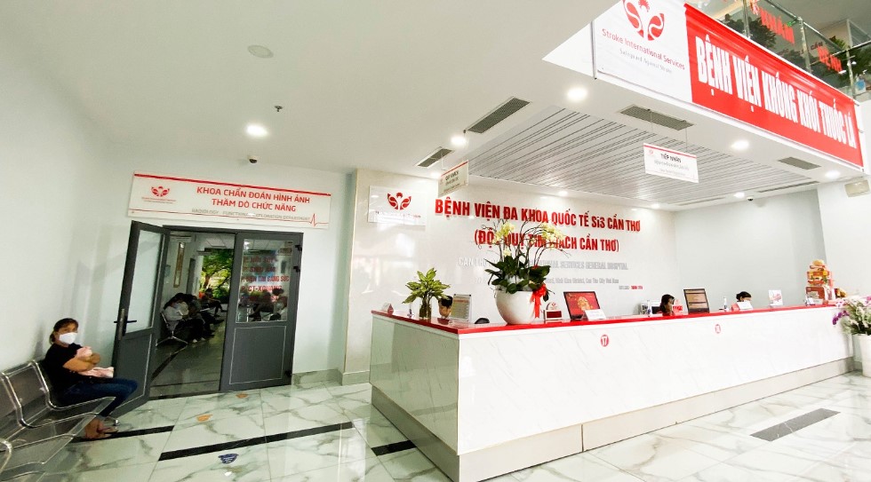 Khoa Chẩn đoán Hình ảnh (tầng trệt) ngay cạnh quầy lễ tân.