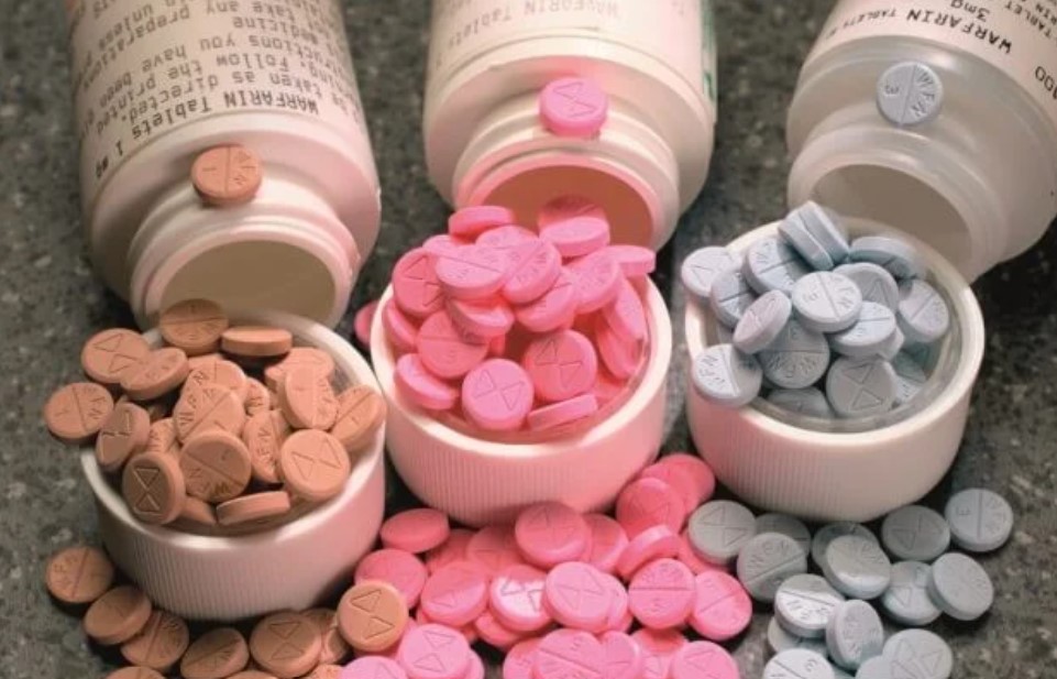 Warfarin có dạng viên nén với các hàm lượng sau: 1 mg; 2 mg; 2,5 mg; 3 mg; 4 mg; warfarin 5 mg; 6 mg; 7,5 mg.