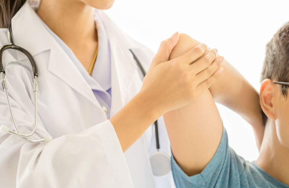 Sau 6 tháng đột quỵ mới tập vật lý trị liệu, khả năng phục hồi ra sao?