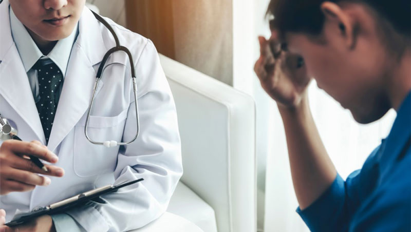 Khi có dấu hiệu bất thường về sức khỏe cần thăm khám bác sĩ ngay