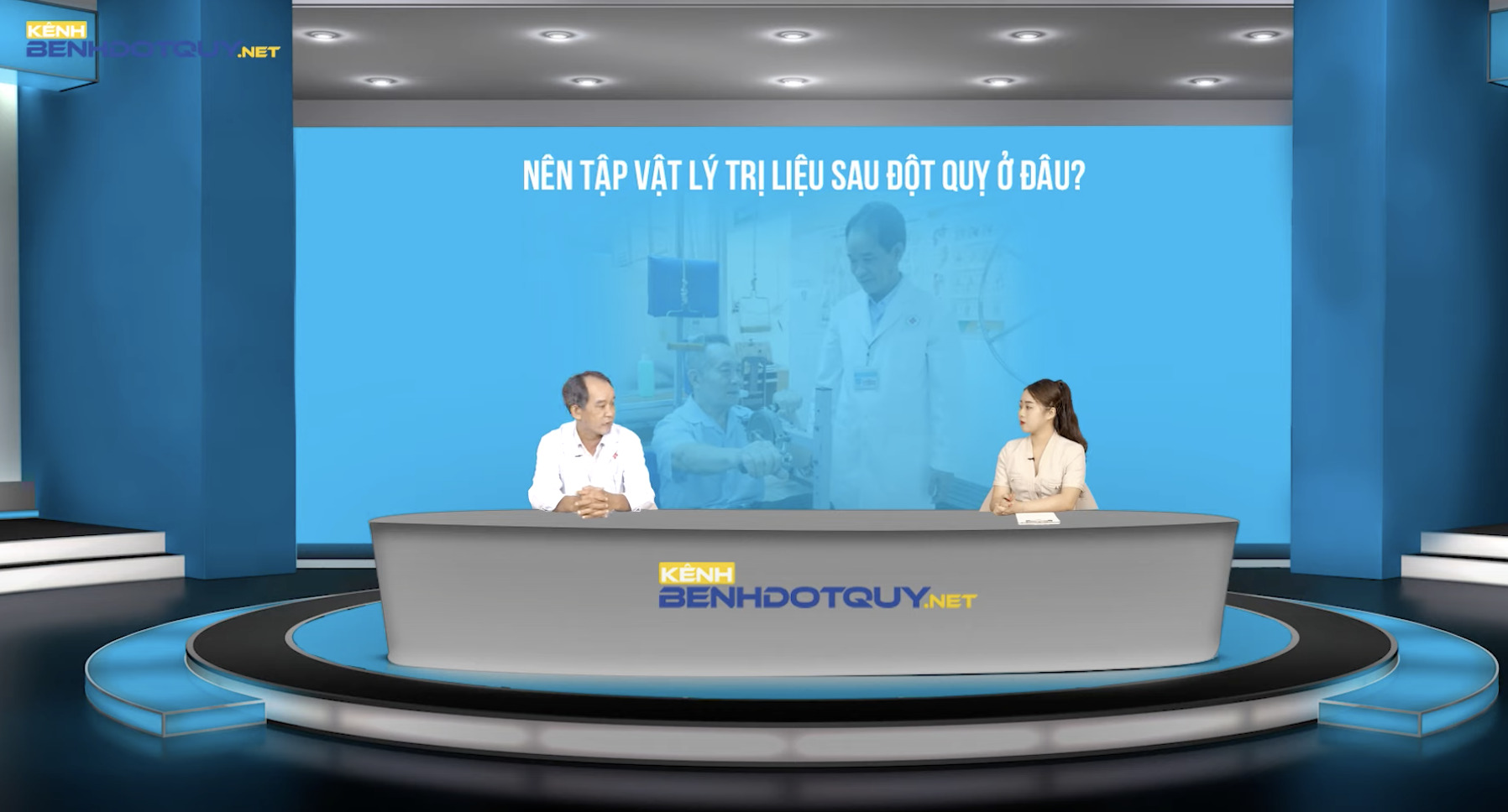 Hậu đột quỵ, bệnh nhân nên tập vật lý trị liệu ở đâu?