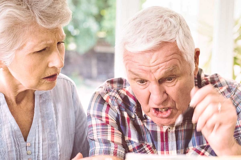 Bệnh nhân trở nên hung hăng sau đột quỵ, làm sao đối phó?