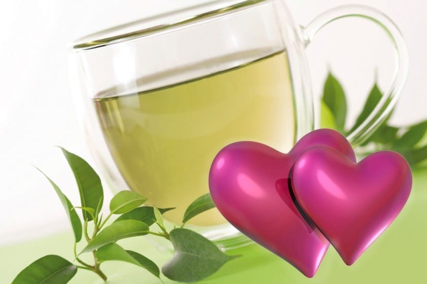 Trà xanh làm giảm hai loại mỡ xấu LDL cholesterol và triglyceride, giảm nguy cơ bệnh đau tim, nhồi máu cơ tim