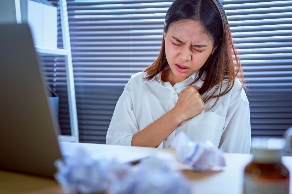 Khó thở và tức ngực là triệu chứng điển hình khi bị suy tim sung huyết