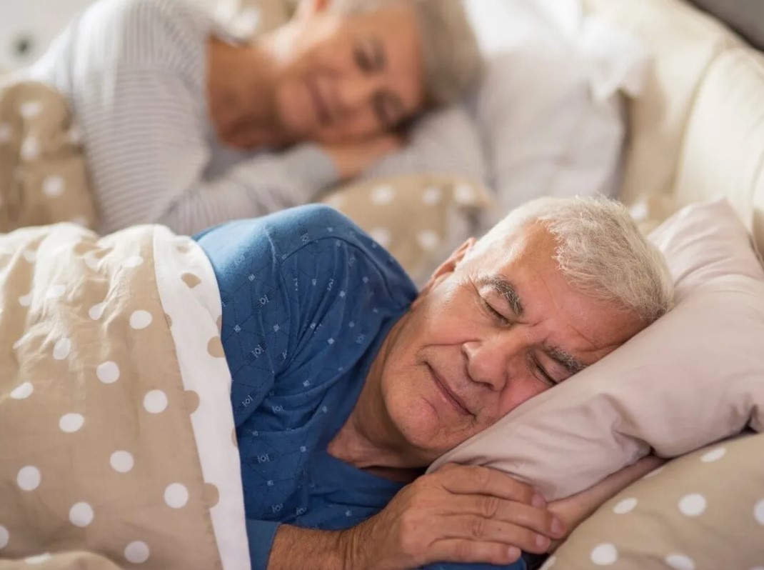 Bạn cần ngủ đủ giấc và đảm bảo chất lượng giấc ngủ để cơ thể mau chóng hồi phục sau đột quỵ