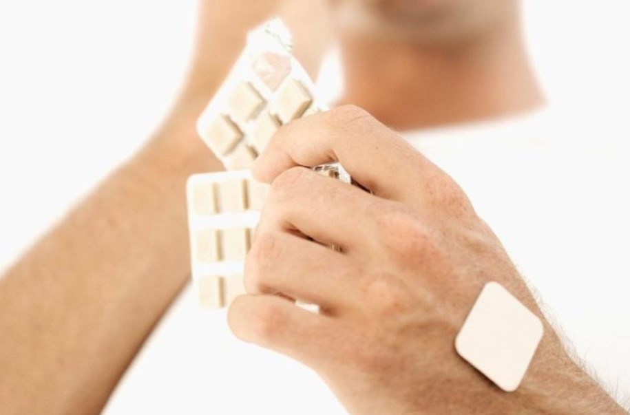 Liệu pháp thay thế nicotine (NRT) có thể giúp giảm các triệu chứng cai nghiện khó khăn