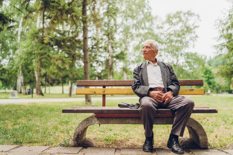 Những người cô độc thường chọn cách sống tận hưởng mọi thứ một mình