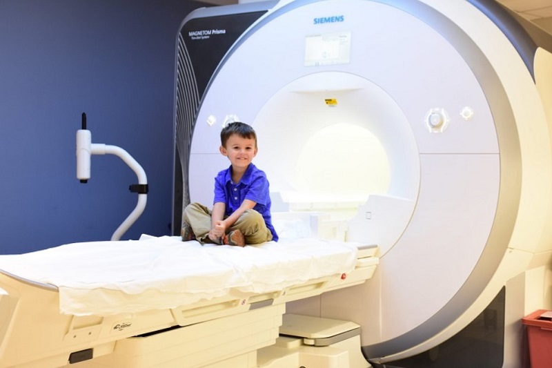 Trong một số trường hợp trẻ cần sử dụng thuốc hoặc có các biện pháp trấn an tinh thần để đảm bảo cho quá trình chụp diễn ra suôn sẻ.