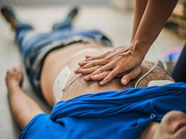 Hà Nội: Người đàn ông bị ngừng tuần hoàn khi đang chăm người nhà ở viện