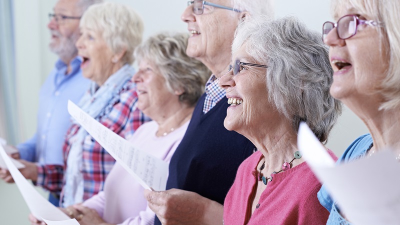 Đừng ngần ngại tham gia các nhóm hỗ trợ để giúp bạn cải thiện tâm trạng hơn.