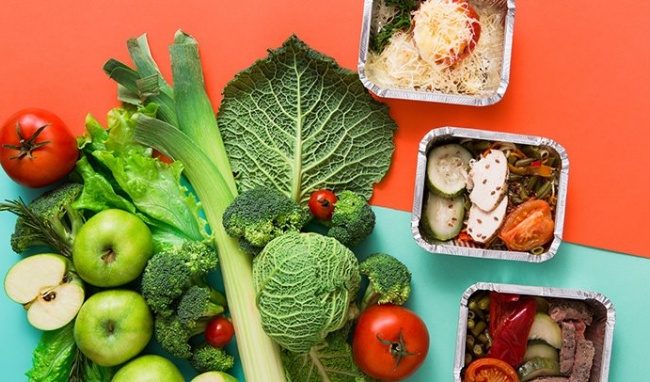 Một chế độ ăn uống với nhiều rau xanh và trái cây mang lại nhiều lợi ích cho sức khỏe.