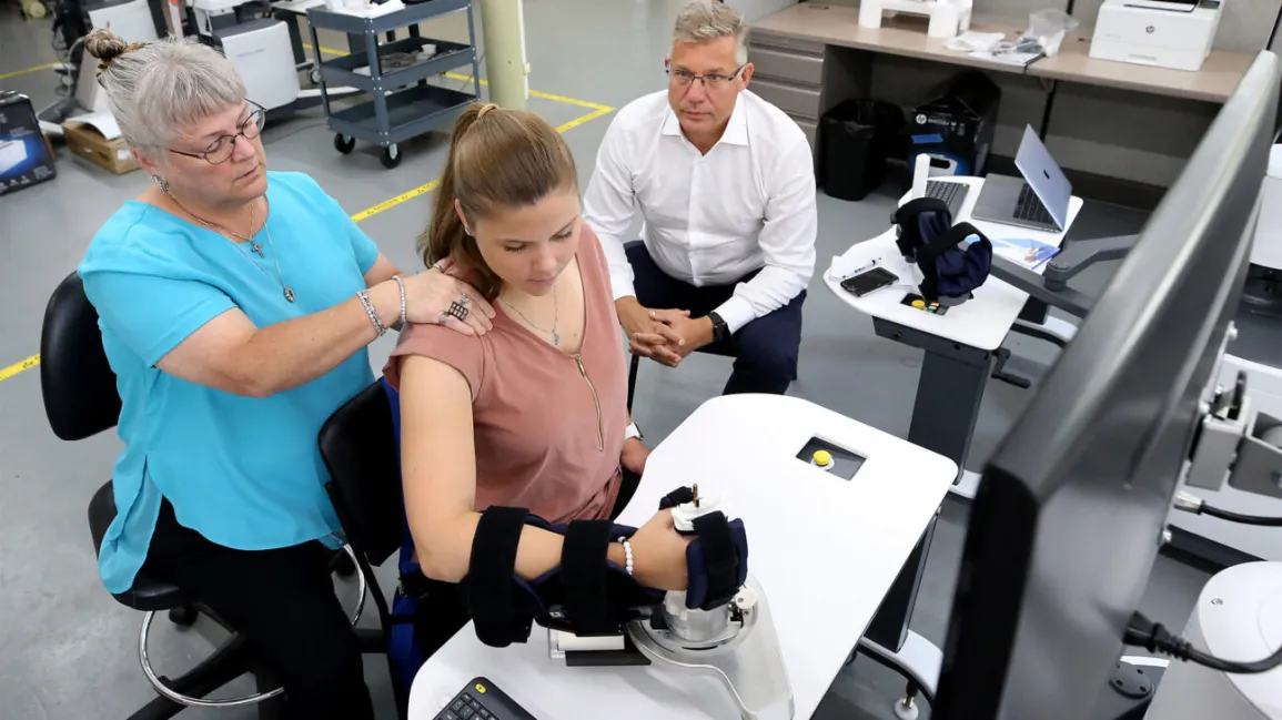 Tập vật lý trị liệu bằng robot: cơ hội mới trong phục hồi chức năng sau đột quỵ